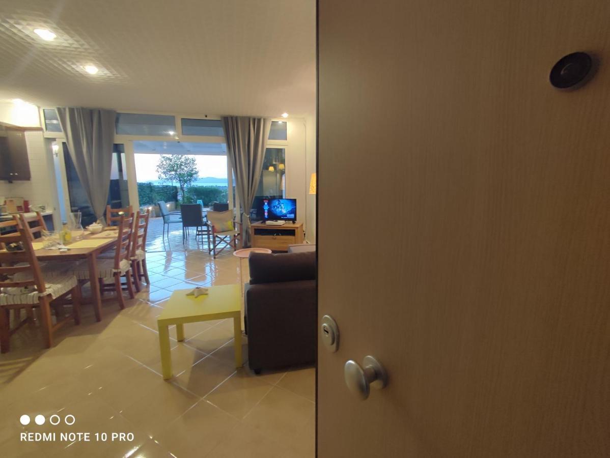 לוטראקי Andrew'S Sunset View Apartment מראה חיצוני תמונה